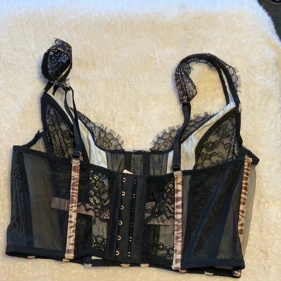 VS bodice. - Picture 2 of 3